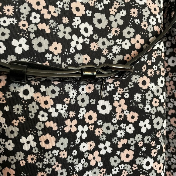 Size M flowered dress from New York & Company - Picture 5 of 9